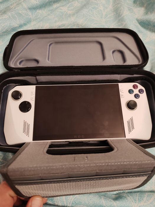 Consolă ASUS ROG Ally Z1 Extreme SSD 2Tb