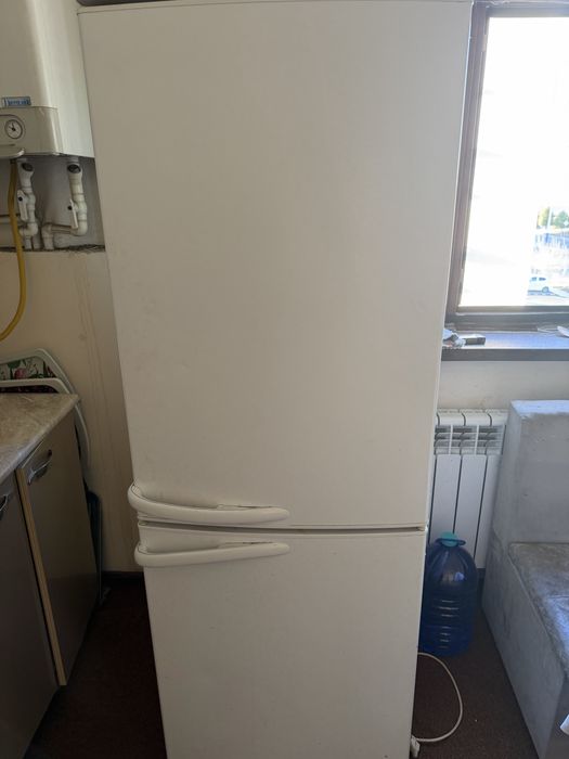 Holadelnik Holadelnik