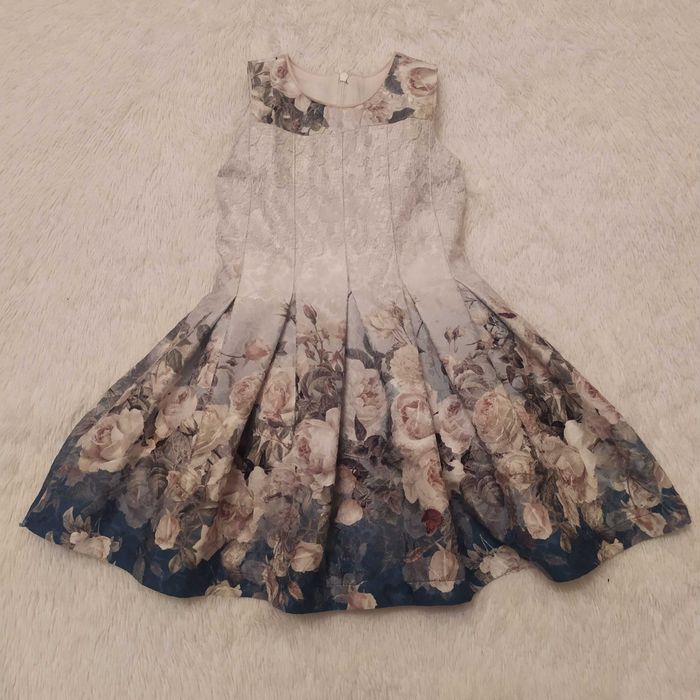 Платье нарядное праздничное на девочку д1112а