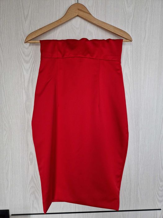 Rochie rosie de gala