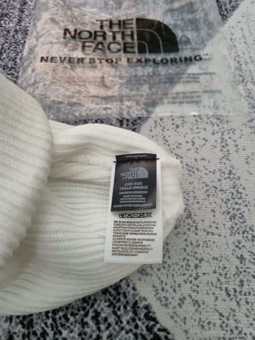 Caciula The North Face alba