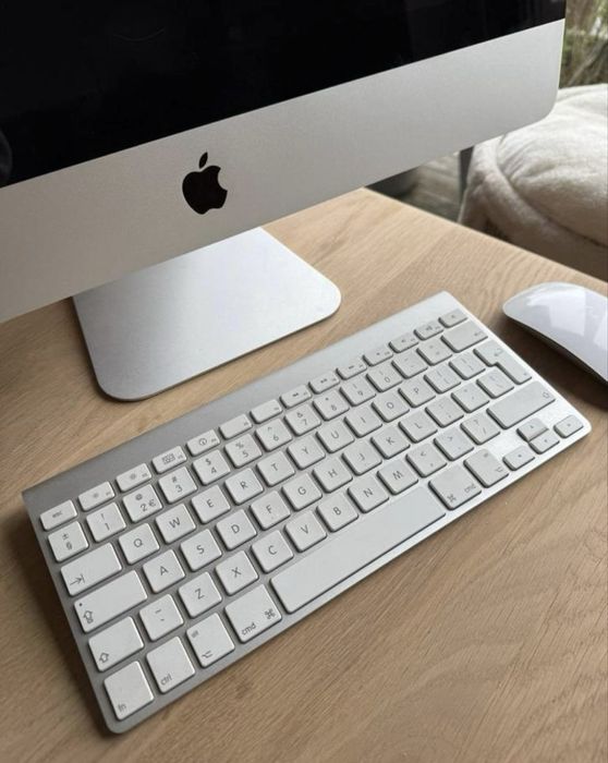 Apple iMac 21.5inch / 3.06Ghz / 4Ram / 1TB / Клавиатура и мишка
