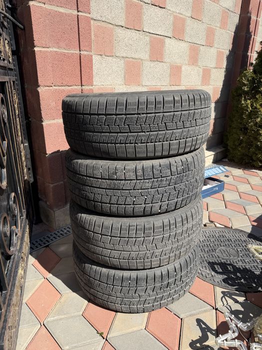 Комплект зимних шин BOTO 225*55*R17