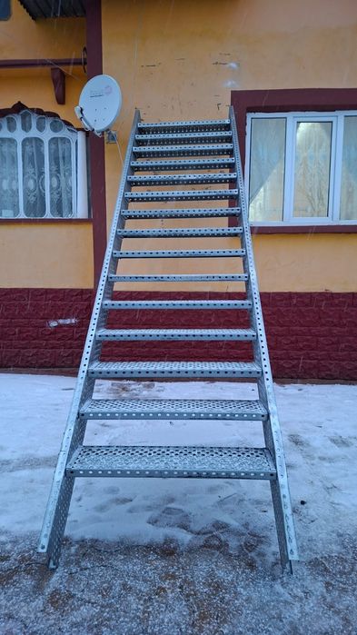Scări metalice zincate facem pe comanda