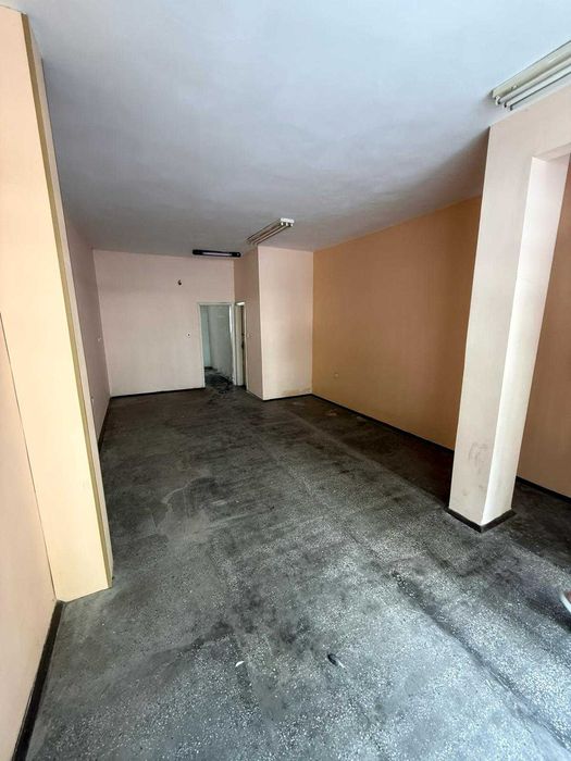 Продава се Магазин в Стара Загора, Център - 54 кв.м за 1204 €/кв.м - Снимка #2
