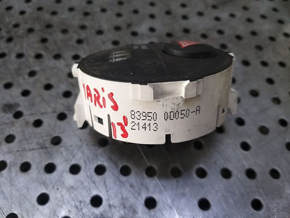 Buton avarii toyota yaris 3 p13 839500d050a