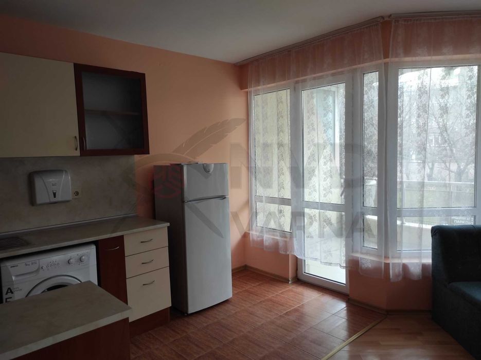 Дава се под наем Двустаен апартамент в Варна, Базар Левски - 63 кв.м за 550 € - Снимка #3