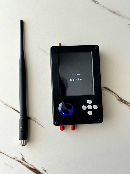 Sistem HackRF One PortaPack H2 cu Mayhem si Card 64GB