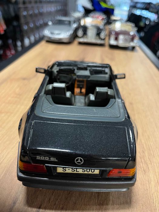 МАISTO колекционерски модел MERCEDES SL500 ROADSTER 1993г. 1:18 мащаб