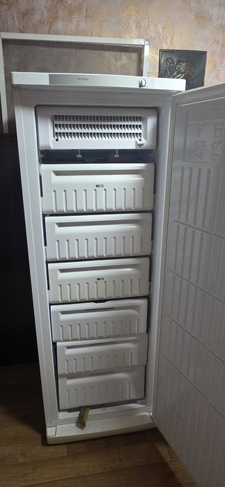 Продам морозильник