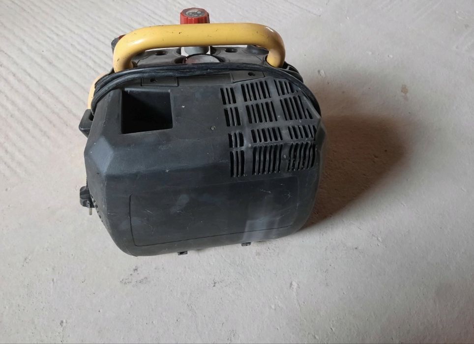 Compresor aer Powerplus POWX 1721 1100W 6L fara ulei 1,5cp, 8 Bari