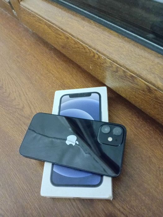 Iphone 12 mini. Ochilmagan
