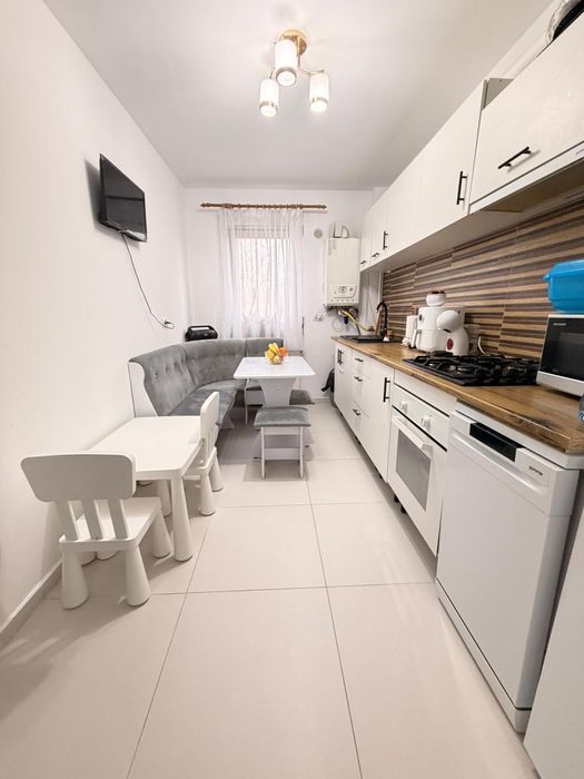 Apartament 2 camere, strada Pepinierii ( loc de parcare și boxă incluse în preț) - persoană fizică