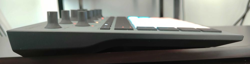 Vand Novation Circuit Rhythm – sampler groovebox, ca nou