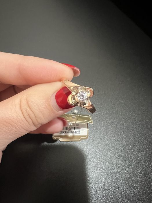 Продам золотое новое кольцо