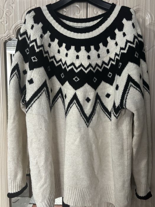 Свитер унисекс .