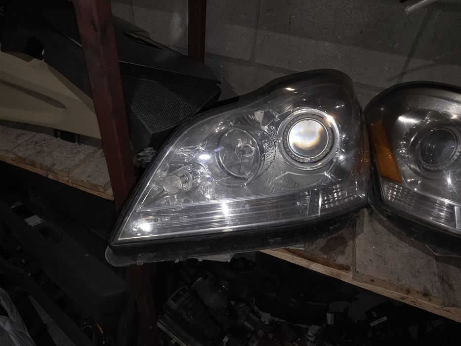 Фарове за Mercedes GL 2008 година ксенон