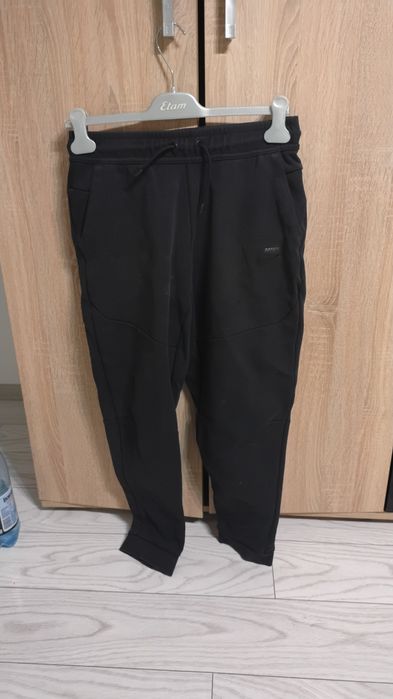 Pantaloni Nike Tech