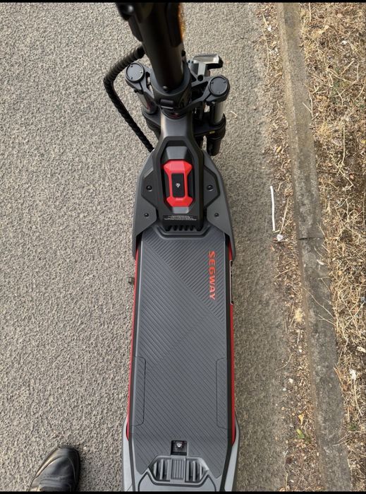 Trotineta electrica Segway ZT 3 PRO