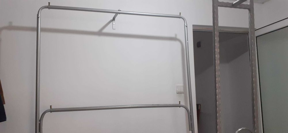 Vand suport pt haine ,magazin