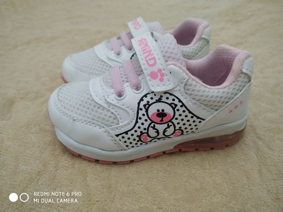 Скидки!!Кросовки для девочек из Турции ..остались по одному !