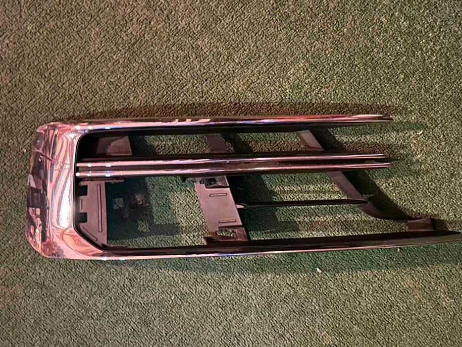 решетка дясна предна броня Audi A8 d5 мод 2017-2021 г. #027S.