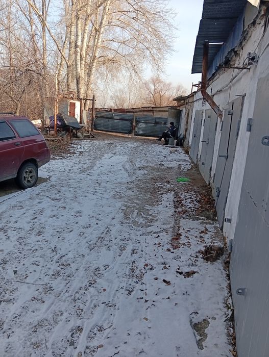 Продам три гаража вместе