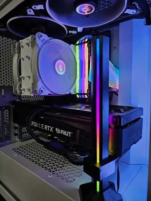 Геймърски Компютър! RTX 5070 / Ryzen 7 7800X3D / 32 GB RAM  - НОВ