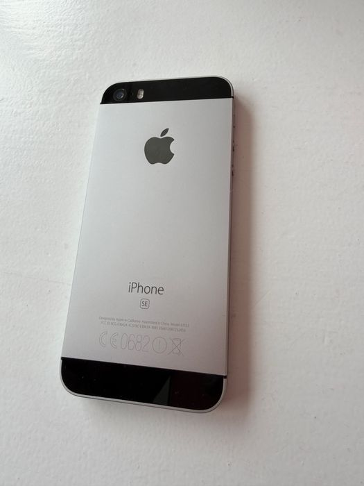 Vând Iphone SE 32gb