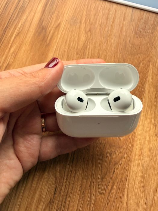 Apple AirPods Pro (2nd generation) – Отлично състояние