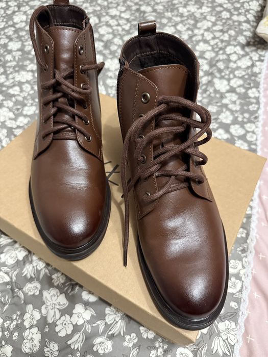 De vanzare pantofi piele