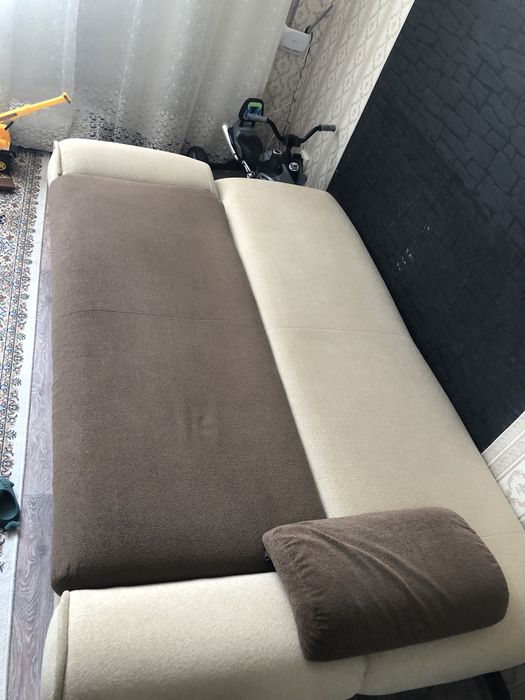 Продам раскладной диван с креслами