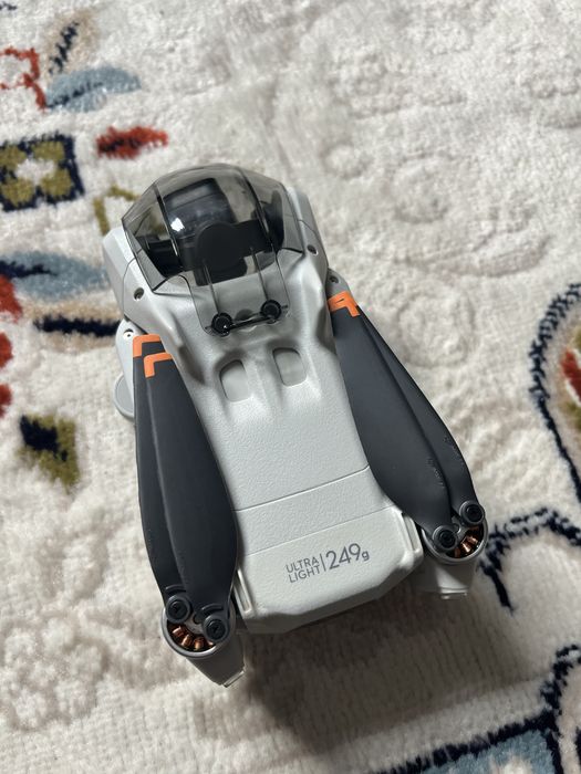 Продается дрон dji mini 3 pro combo
