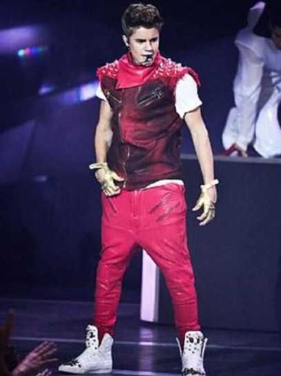 Костюм на Justin Bieber