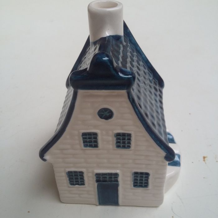 Подаръчен порцеланов пепелник свещник рисуван ръчно със сертификат за