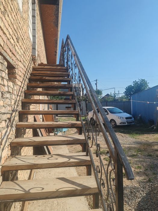 Продается двух этажный дом