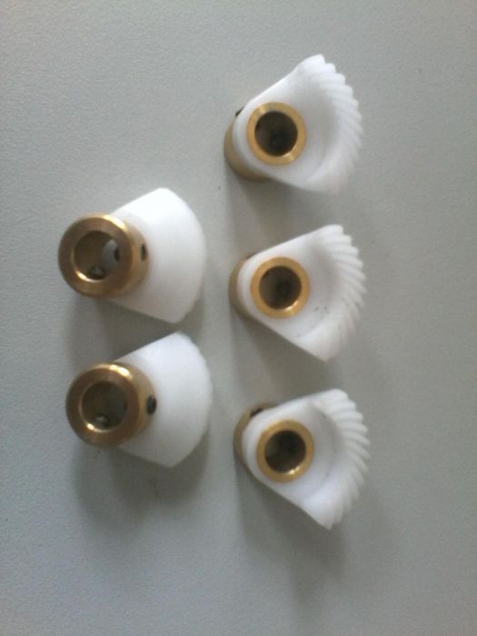 Pinioane pentru masini cusut diferte marci