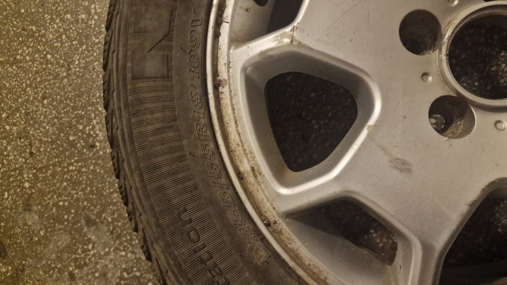 Janta aliaj 18 cu anvelopa de iarma Nexen Winguard SUV 255/55 R18
