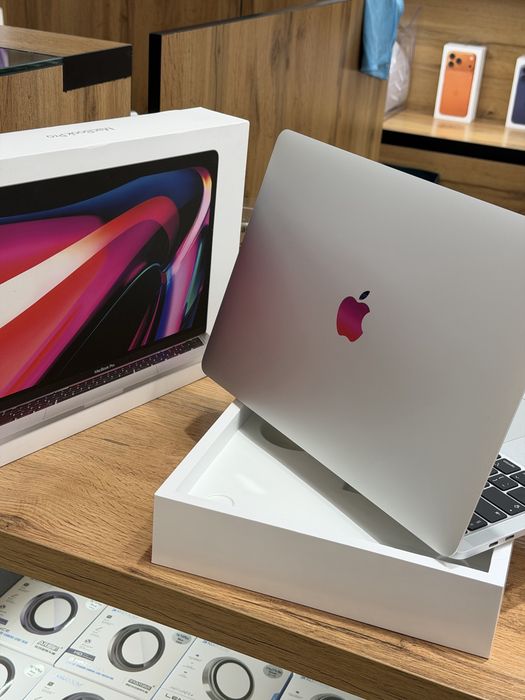 Macbook Pro чип М1 8/256гб ssd