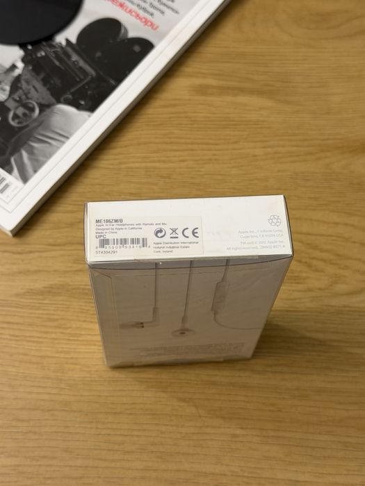 Редки колеционерски Apple in-ear headphones ME186ZM/B запечатани