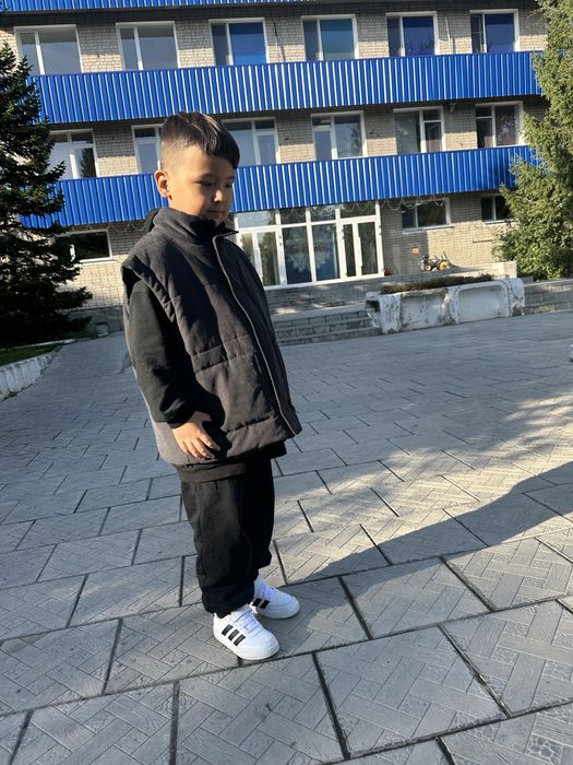 Продам кроссовки адидас оригинал