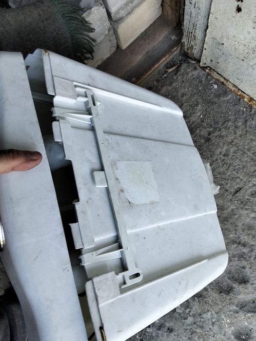 Продам смывной бачок новый