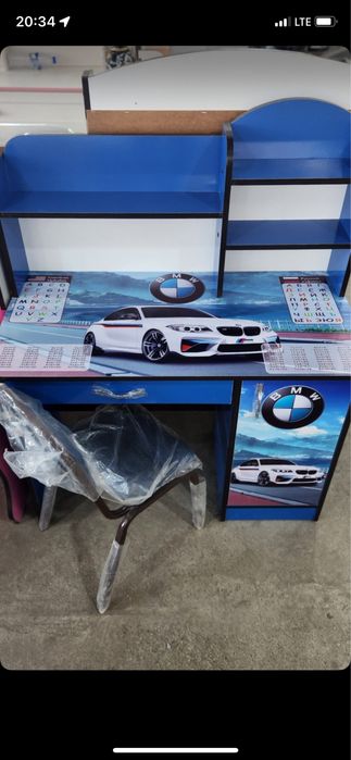 Bolalar uchun yozuv stoli sevimli qahramonlar bilan