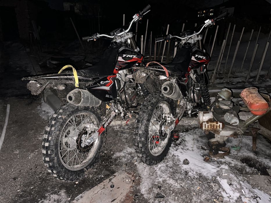 Продам мотоцикл эндуро 250сс