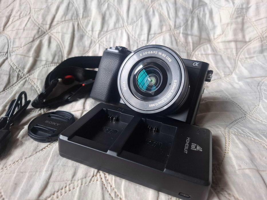 Фотоапарат Sony a6100 на 755 кадъра