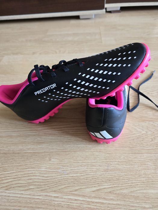 Футболни обувки Adidas