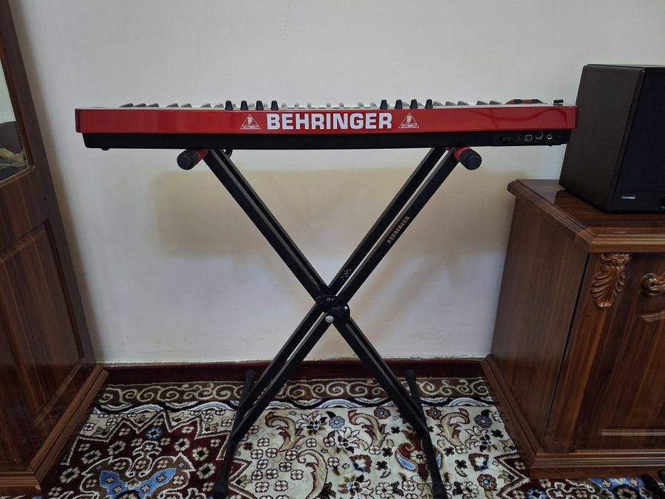 Миди клавиш BEHRINGER