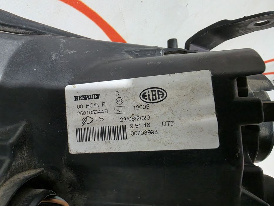 Far dreapta Dacia Logan Sandero 2 dupa 2012 cod 260105344R