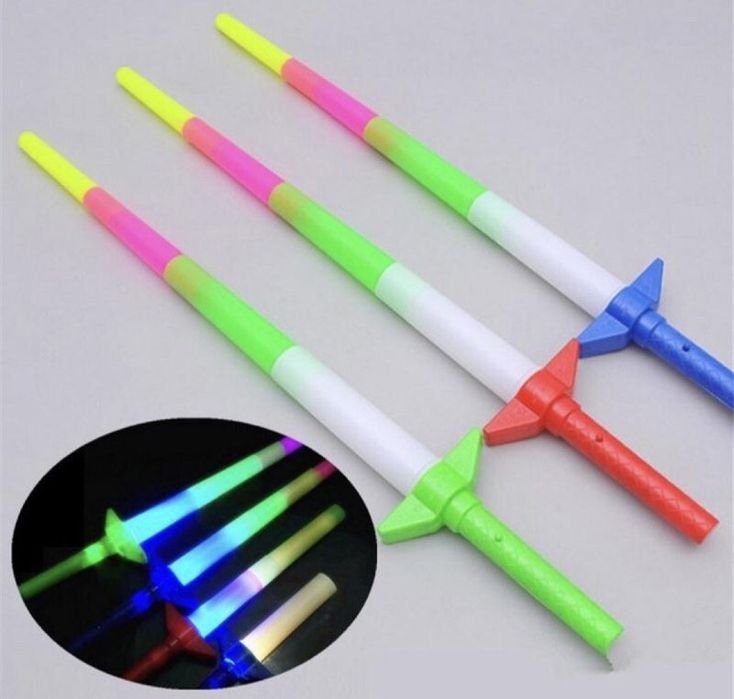 Игрушка светящийся меч