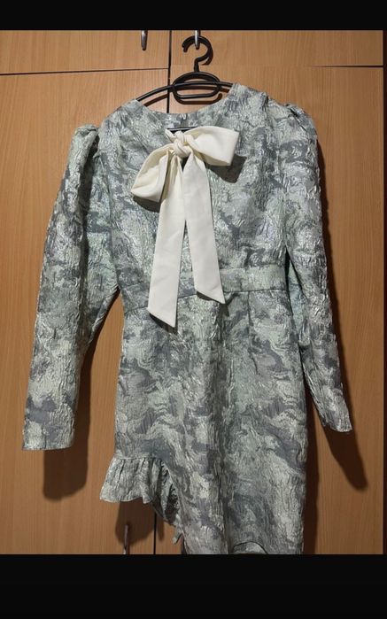 Vând rochie Lavinsh nouă, mărimea 36!